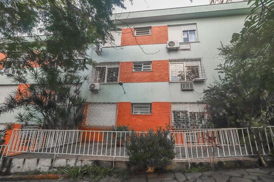 Fachada de apartamento à venda com 3 quartos, 67m² em Petrópolis, Porto Alegre