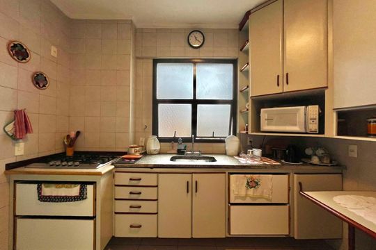 Cozinha de apartamento à venda com 3 quartos, 100m² em Cambuí, Campinas