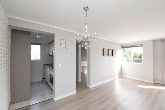 Sala de apartamento à venda com 2 quartos, 55m² em Santa Cândida, Curitiba