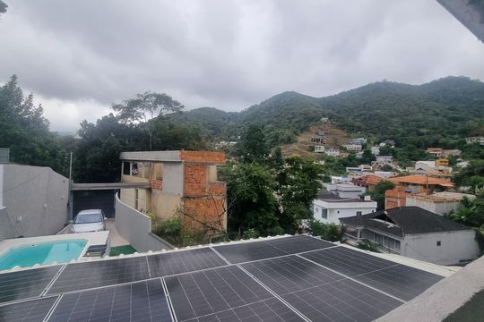Vista de casa de condomínio à venda com 3 quartos, 150m² em Vargem Grande, Rio de Janeiro