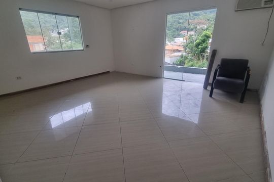 Sala de casa de condomínio à venda com 3 quartos, 150m² em Vargem Grande, Rio de Janeiro