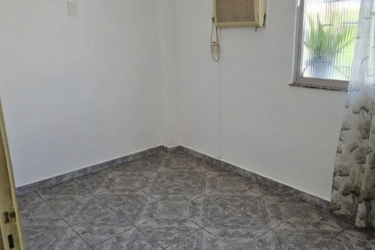 Sala de apartamento para alugar com 2 quartos, 41m² em Cordovil, Rio de Janeiro