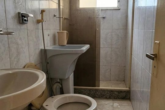Banheiro de apartamento para alugar com 2 quartos, 41m² em Cordovil, Rio de Janeiro