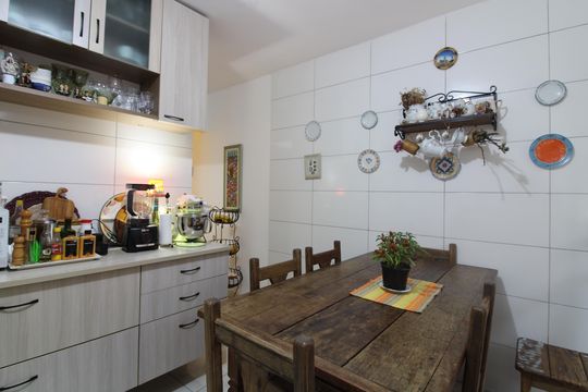 Cozinha de casa à venda com 3 quartos, 120m² em Vila Nhocuné, São Paulo