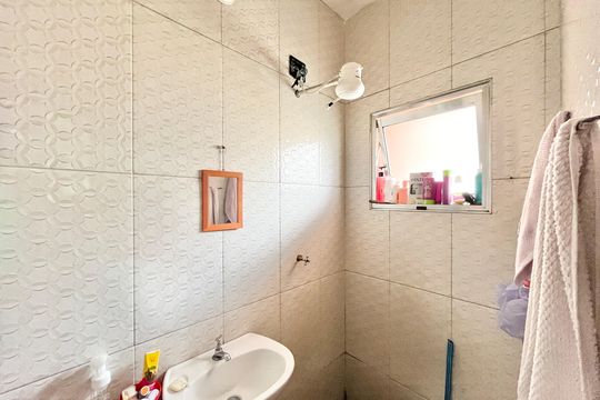 Banheiro 2 de casa à venda com 4 quartos, 80m² em Jardim Santa Cruz (zona Norte), São Paulo