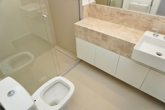 Suíte 1 - Banheiro  de apartamento para alugar com 2 quartos, 75m² em Funcionários, Belo Horizonte