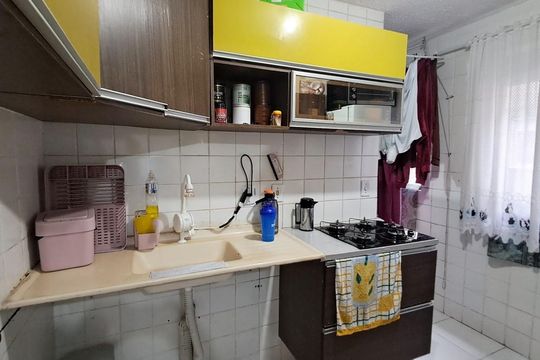 Cozinha de apartamento para alugar com 2 quartos, 43m² em Jundiapeba, Mogi das Cruzes