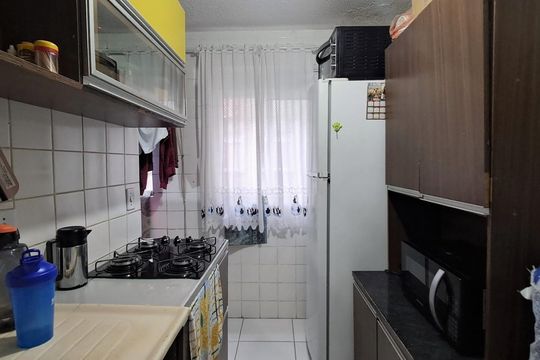 Cozinha de apartamento para alugar com 2 quartos, 43m² em Jundiapeba, Mogi das Cruzes