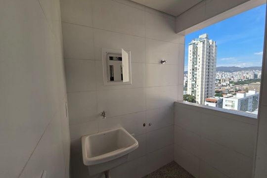 Apartamento à venda com 3 quartos, 134m² em Colégio Batista, Belo Horizonte