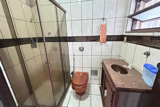 Banheiro da Suíte de casa para alugar com 3 quartos, 80m² em Engenheiro Leal, Rio de Janeiro