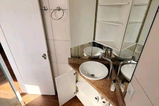 Banheiro de apartamento para alugar com 1 quarto, 40m² em Farroupilha, Porto Alegre