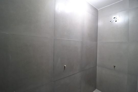 Banheiro de kitnet/studio para alugar com 1 quarto, 80m² em Centro, Uberlândia