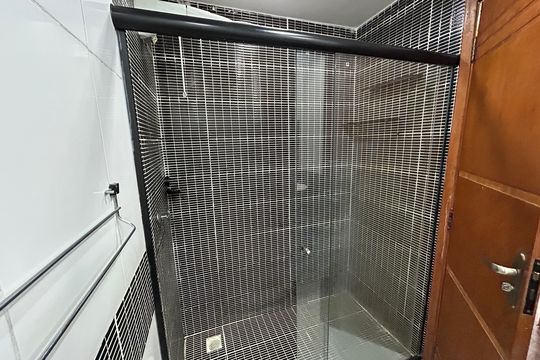 Banheiro de casa para alugar com 3 quartos, 370m² em Engenheiro Leal, Rio de Janeiro