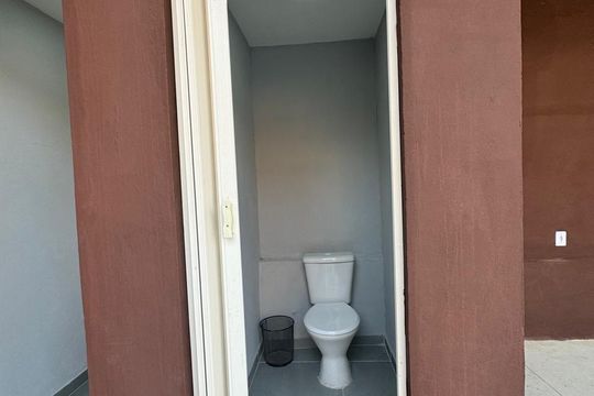 Área comum de casa para alugar com 3 quartos, 370m² em Engenheiro Leal, Rio de Janeiro
