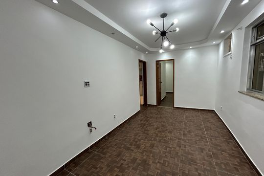 Casa para alugar com 3 quartos, 370m² em Engenheiro Leal, Rio de Janeiro