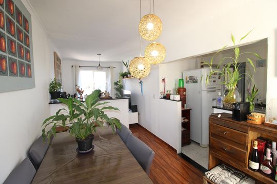 Sala / Cozinha de apartamento à venda com 2 quartos, 54m² em Conjunto Residencial José Bonifácio, São Paulo