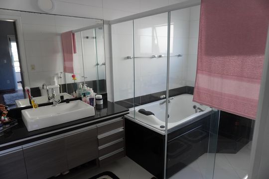 Banheiro da Suíte 3 de casa de condomínio à venda com 4 quartos, 480m² em Tarumã, Barueri