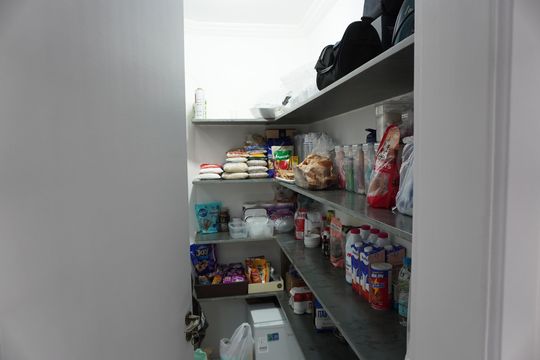 Despensa de casa de condomínio à venda com 4 quartos, 480m² em Tarumã, Barueri