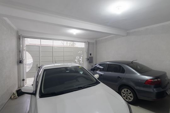 Garagem de casa à venda com 3 quartos, 180m² em Parque Edu Chaves, São Paulo
