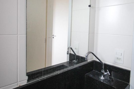 Banheiro de apartamento para alugar com 2 quartos, 41m² em Jardim Parque Morumbi, São Paulo