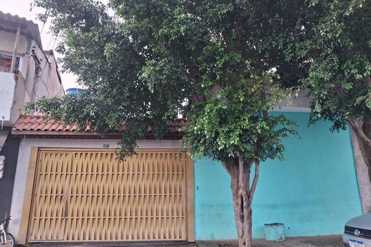 Fachada de casa à venda com 2 quartos, 250m² em Jardim Santa Cecilia, Guarulhos