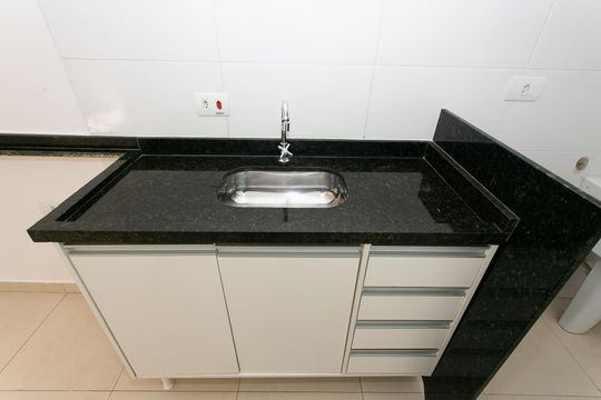 Cozinha de apartamento para alugar com 1 quarto, 27m² em Chácara Santo Antônio (zona Leste), São Paulo