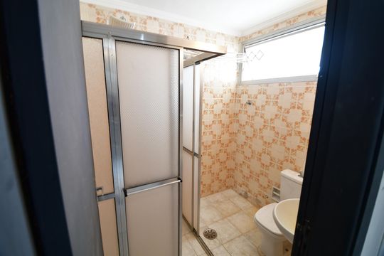 Banheiro de apartamento para alugar com 2 quartos, 40m² em Cambuí, Campinas