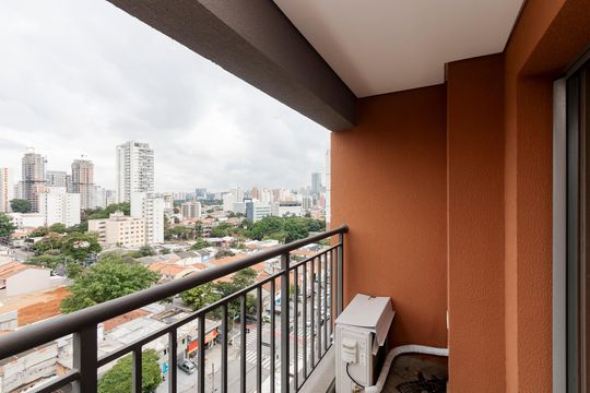 Varanda de kitnet/studio para alugar com 1 quarto, 27m² em Santo Amaro, São Paulo