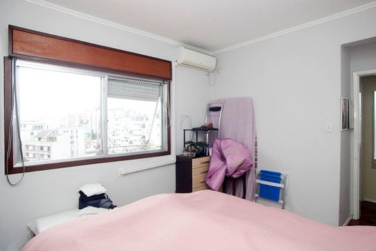Quarto 1 de apartamento à venda com 2 quartos, 80m² em Floresta, Porto Alegre