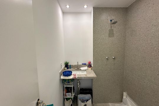 Banheiro da Suíte 3 de apartamento à venda com 3 quartos, 346m² em Centro Comercial Jubran, Barueri