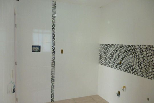 Banheiro de apartamento à venda com 2 quartos, 50m² em Parque Valenca I, Campinas