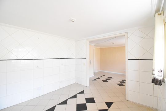 Cozinha  de casa à venda com 3 quartos, 432m² em Pilarzinho, Curitiba