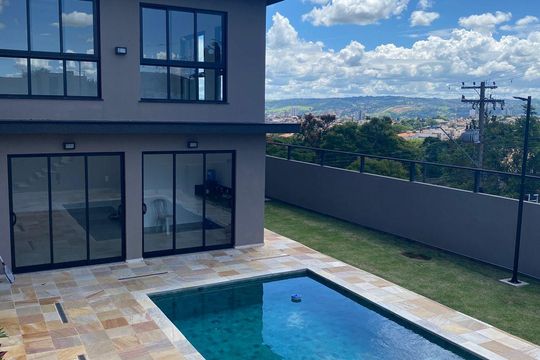 Casa de Condomínio à venda com 3 quartos, 141m² em Chácaras Silvânia, Valinhos