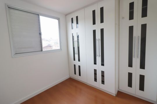 Quarto 2 de apartamento para alugar com 2 quartos, 54m² em Pestana, Osasco