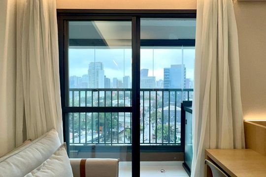 Varanda de kitnet/studio para alugar com 1 quarto, 27m² em Pinheiros, São Paulo