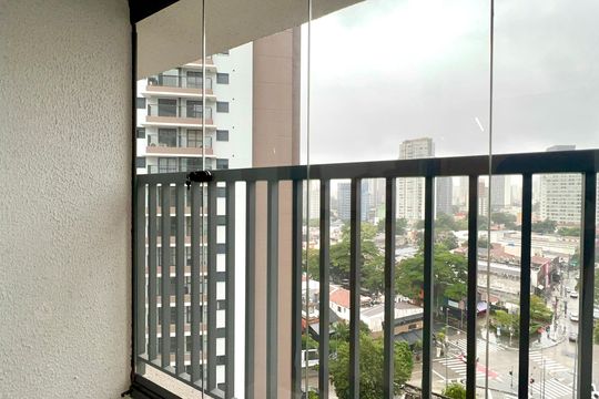 Varanda de kitnet/studio para alugar com 1 quarto, 27m² em Pinheiros, São Paulo