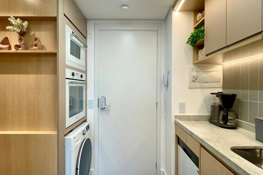 Cozinha de kitnet/studio para alugar com 1 quarto, 27m² em Pinheiros, São Paulo