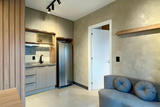 Sala de kitnet/studio para alugar com 1 quarto, 28m² em Pinheiros, São Paulo