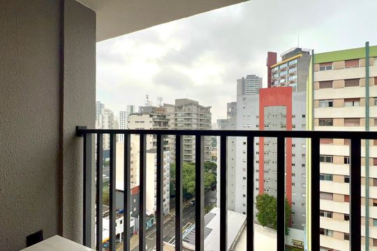 Varanda de kitnet/studio para alugar com 1 quarto, 28m² em Pinheiros, São Paulo
