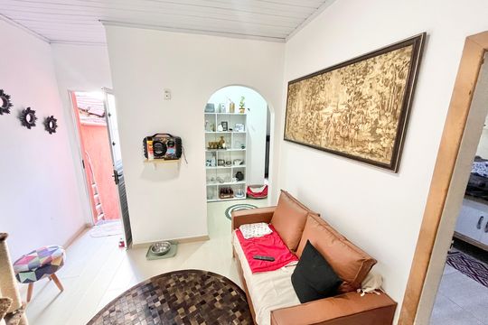 Sala de casa à venda com 2 quartos, 70m² em Jardim das Laranjeiras, São Paulo