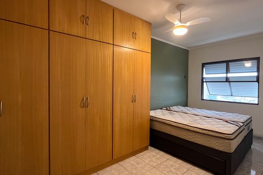 Quarto de apartamento para alugar com 1 quarto, 55m² em Macuco, Santos
