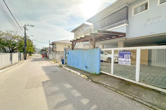 Vista da Rua de apartamento para alugar com 2 quartos, 90m² em Ingleses do Rio Vermelho, Florianópolis