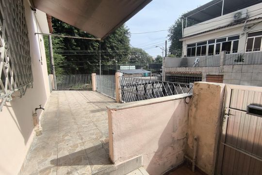 Área externa de casa à venda com 4 quartos, 125m² em Inhaúma, Rio de Janeiro