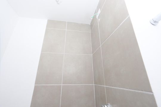 Banheiro de kitnet/studio à venda com 1 quarto, 21m² em Vila Ema, São Paulo