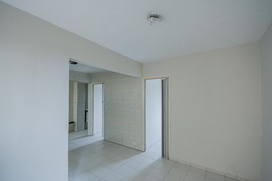 Apartamento à venda com 2 quartos, 42m² em Grajaú, São Paulo