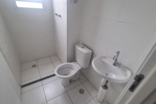 Banheiro de apartamento à venda com 2 quartos, 45m² em Campo Grande, Rio de Janeiro