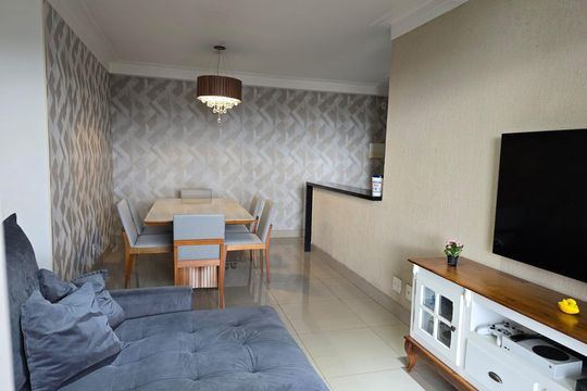 Sala de apartamento à venda com 3 quartos, 79m² em Chácara Agrindus, Taboão da Serra