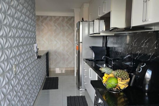 Cozinha de apartamento à venda com 3 quartos, 79m² em Chácara Agrindus, Taboão da Serra