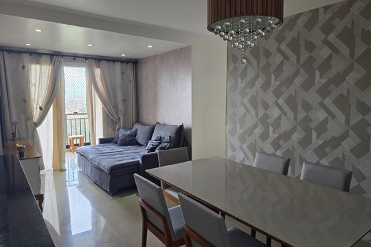 Sala de apartamento à venda com 3 quartos, 79m² em Chácara Agrindus, Taboão da Serra
