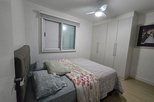Quarto de apartamento à venda com 3 quartos, 79m² em Chácara Agrindus, Taboão da Serra